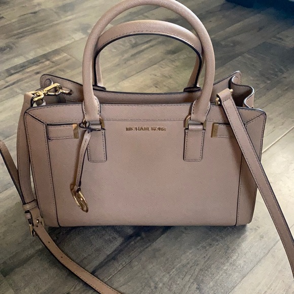 Handbags - Tan Michael Kors Shoulder Bag